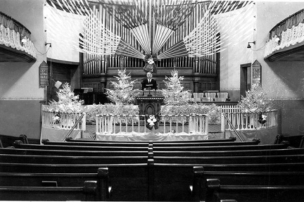 First Church Interior Christmas 03